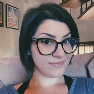 Meet your Posher, Stephanie